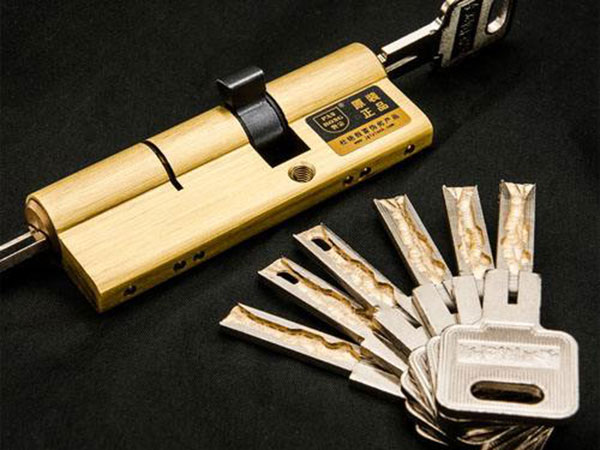 铁力24小时上门开锁公司