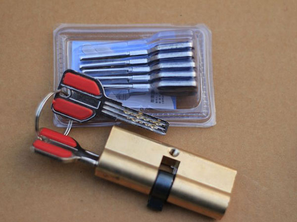 铁力24小时上门开锁公司